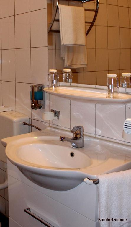 Legend Hotel Biebesheim am Rhein Pokoj fotografie